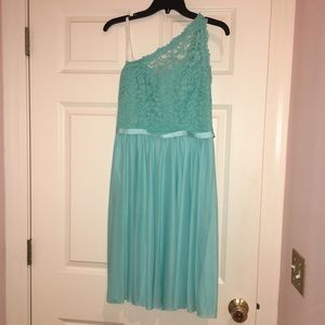 David’s Bridal short bridesmaid dress size 6